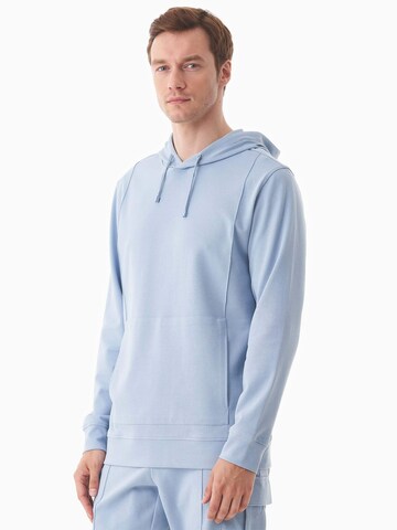 Organication Sweatshirt in Blau