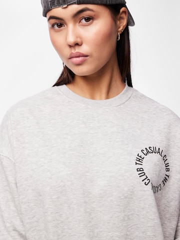 Sweat-shirt 'JYLLO' PIECES en gris