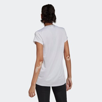 ADIDAS SPORTSWEAR Функционална тениска 'Designed To Move Colorblock ' в бяло