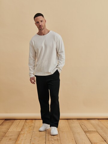 DAN FOX APPAREL Bluser & t-shirts 'Fabio' i hvid