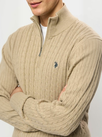 U.S. POLO ASSN. Neulepaita ' UMRomeo Half-zip ' värissä beige