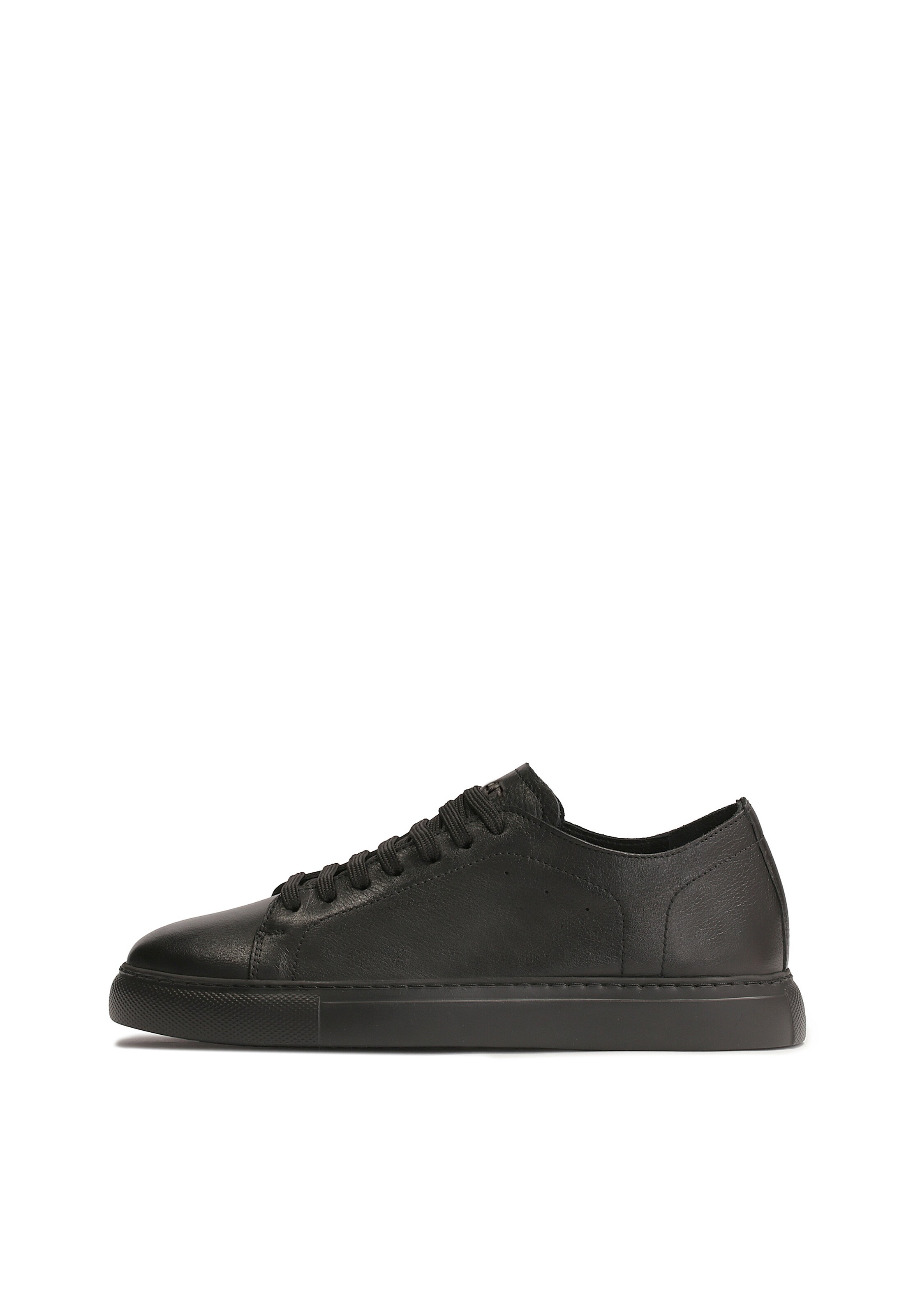 Baskets basses Kazar en noir : devant