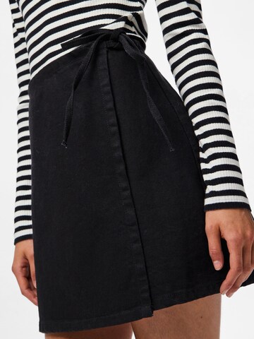 PIECES Skirt 'PCFlora' in Black