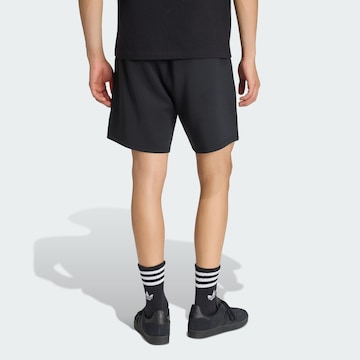 regular Pantaloni 'Trefoil Essentials' di ADIDAS ORIGINALS in nero