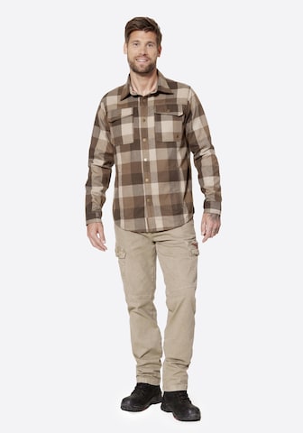 Coupe regular Chemise Hero en beige