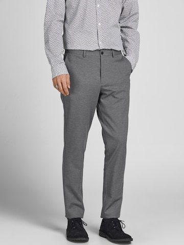 Regular Pantalon chino 'Jack' JACK & JONES en gris : devant