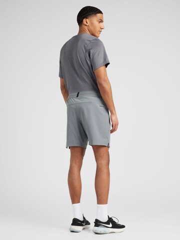 NIKE Regular Sportshorts 'FLEX REP 4.0' in Grau