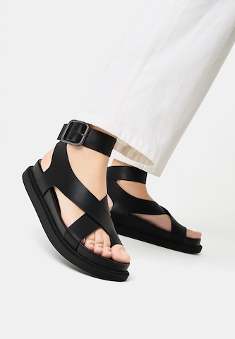 Pull&Bear Sandal i svart