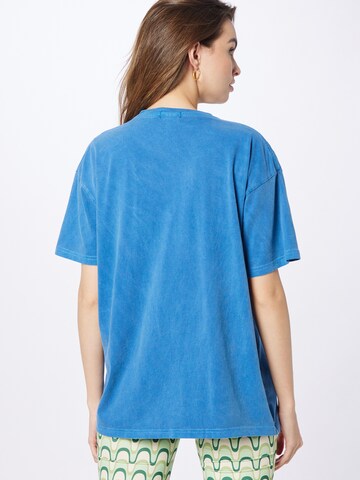 T-shirt Nasty Gal en bleu