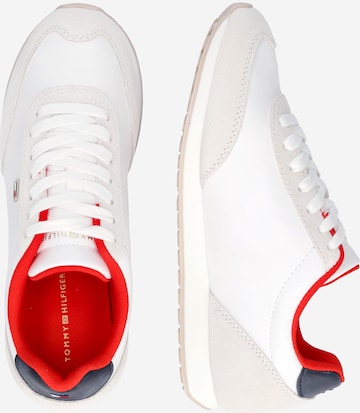 TOMMY HILFIGER Sneakers laag 'Heritage' in Wit