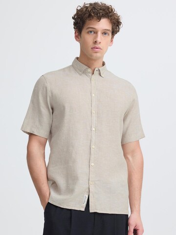 Regular fit Camicia 'Anton ' di Casual Friday in marrone: frontale