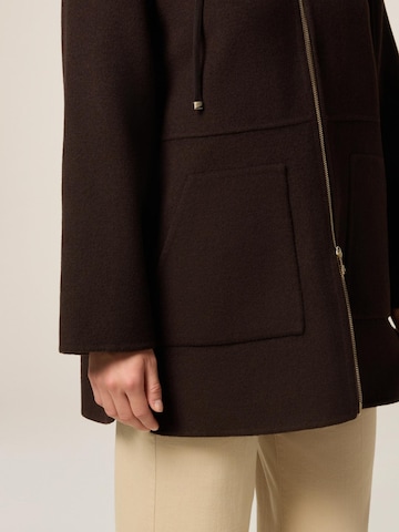 Cappotto invernale di oltre in marrone