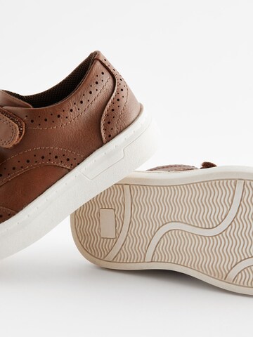 Next Ниски обувки в кафяво