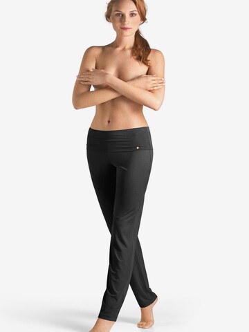 Hanro Regular Athletic Pants ' Yoga ' in Black: front