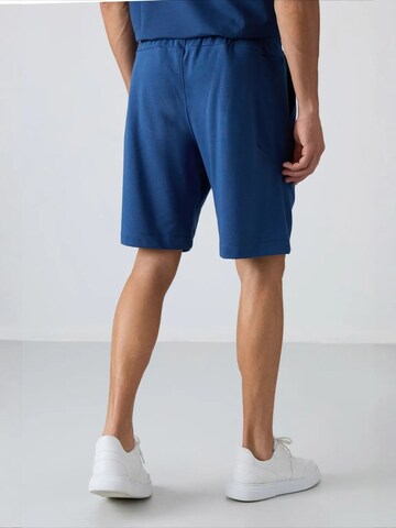 Tommy LifeTapered Hlače - plava boja