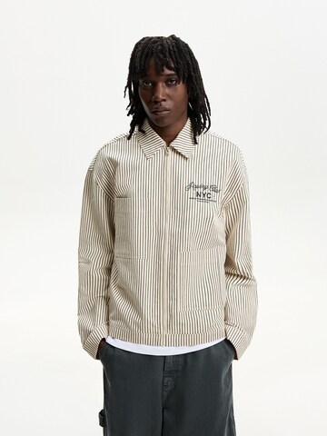 Bershka Between-season jacket in White: front