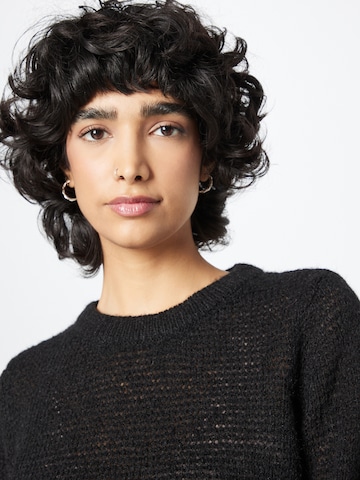 Pullover 'CASH' di VERO MODA in nero