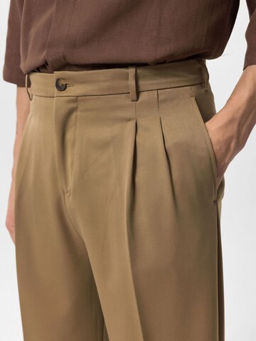 Antioch Regular Trousers with creases 'Dakka' in Brown