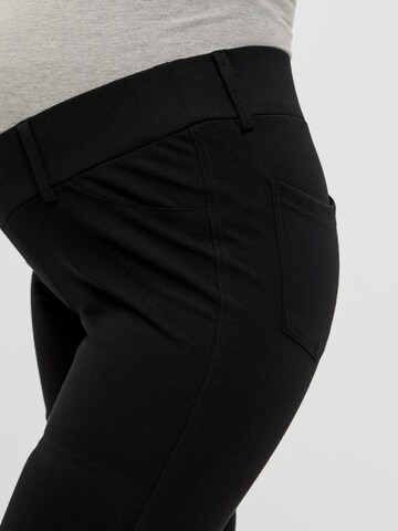 Slimfit Pantaloni 'Alba' de la MAMALICIOUS pe negru