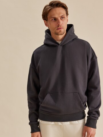 DAN FOX APPAREL Sweatshirt 'Ron Heavyweight' i grå