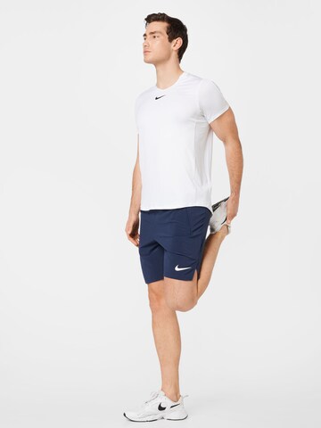 T-Shirt fonctionnel NIKE en blanc