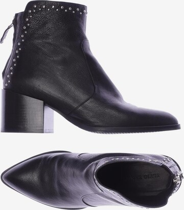 Elvio Zanon Dress Boots in 40 in Black: front