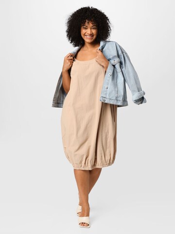 Robe 'Jeasy' Zizzi en beige