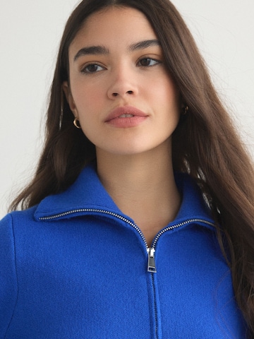 Next Pulover | modra barva