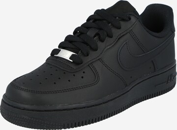 Baskets basses 'AIR FORCE 1 07' Nike Sportswear en noir : devant