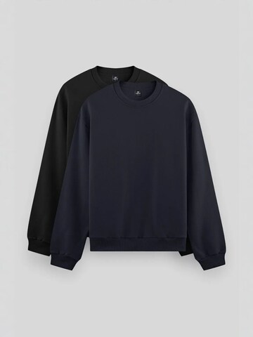 Tommy Life Sweatshirt in Blue: front