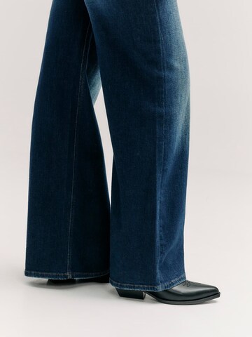 GUESS Wide leg Jeans in Blue