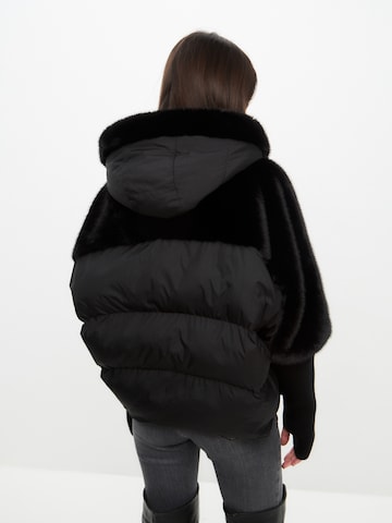 CESARE GASPARI Übergangsjacke in Schwarz