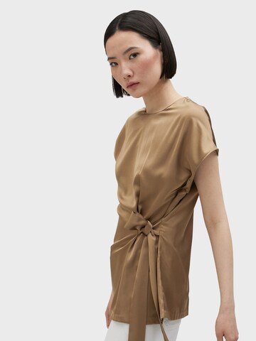 Lola Casademunt Топ в Бронзовый