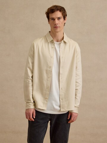 DAN FOX APPAREL - Ajuste regular Camisa 'Antonio' en blanco: frente