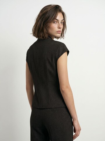 HYPEDROP - Blusa 'Elvira' en negro