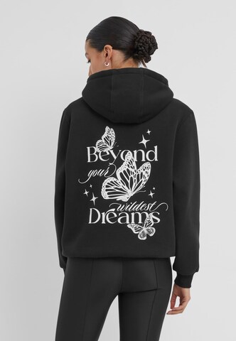 Miss Tee Sweatshirt 'Wildest Dreams' i svart