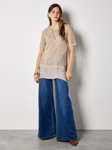 Apricot Blouse in Beige: front