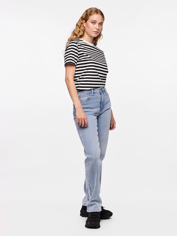 PIECES Regular Jeans 'KELLY' in Blau