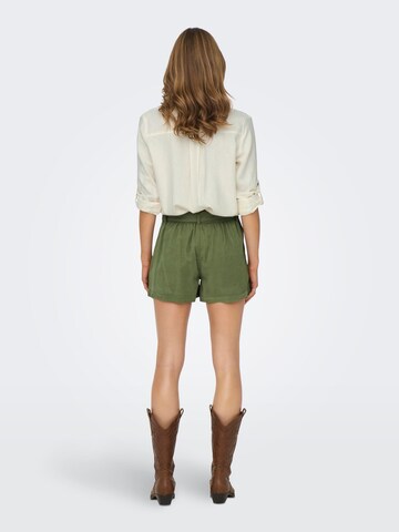 Loosefit Pantaloni con pieghe 'ONLAris' di ONLY in verde
