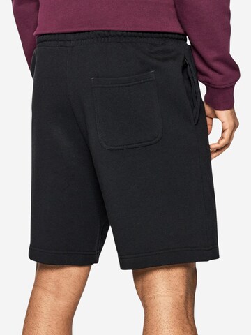 regular Pantaloni sportivi 'ML414VOG' di Lyle & Scott in nero