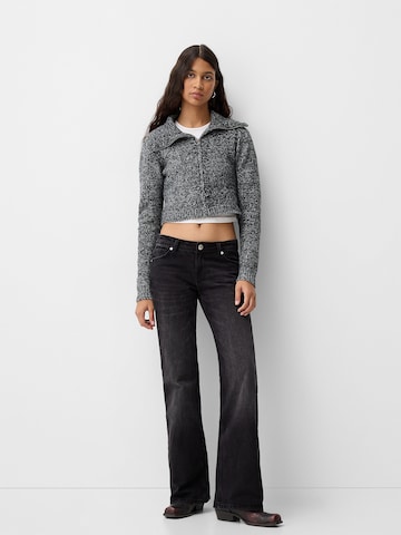 Bootcut Jeans di Bershka in nero