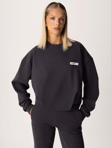 FEMSSY Sweatshirt i grå: forside