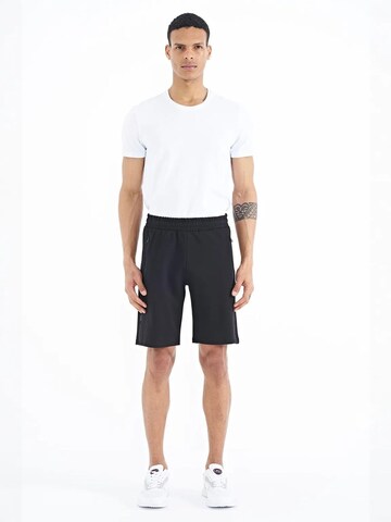 Tommy Life Loose fit Trousers in Black