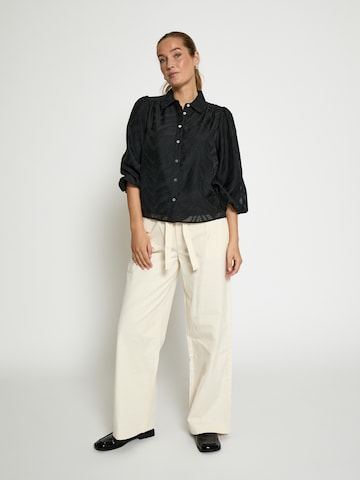 Peppercorn Blouse 'Kyra' in Zwart
