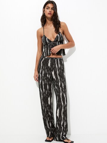 Loosefit Pantalon Pull&Bear en noir