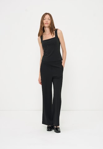 Top di Anna Field in nero: frontale