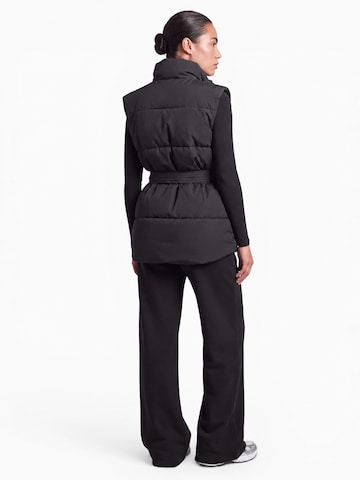 V!BE STUD!OS Weste 'PUFFER' in Schwarz