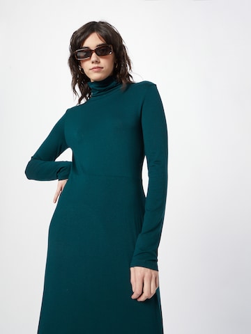 Warehouse - Vestido en verde