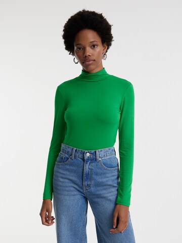 EDITED - Camisa 'Cassandra' em verde: frente