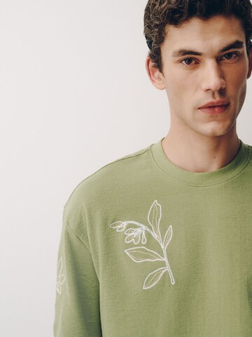 Tricou de la Next pe verde